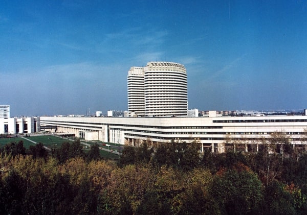 Почему иностранцы выбирают российских врачей